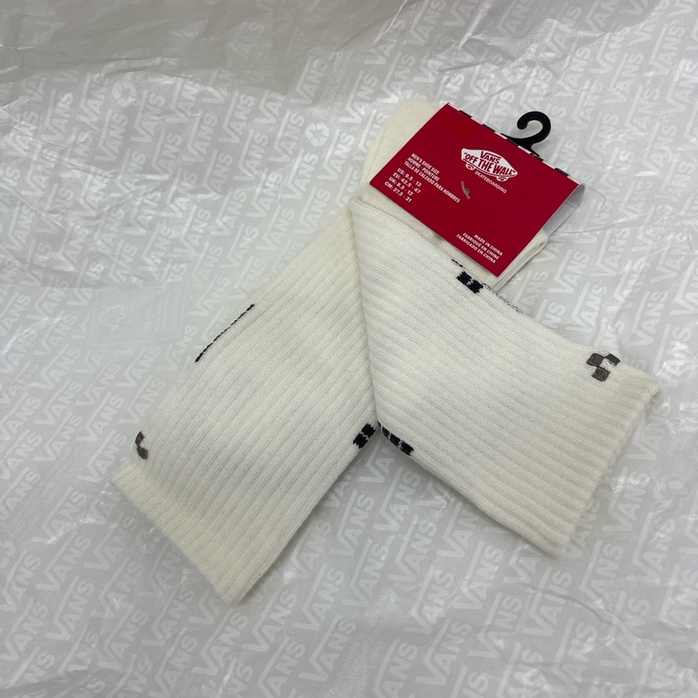 VANS "Off The Wall" socks 
New with the tag authentic Vans socks (1 pair) - Picture 13 of 16